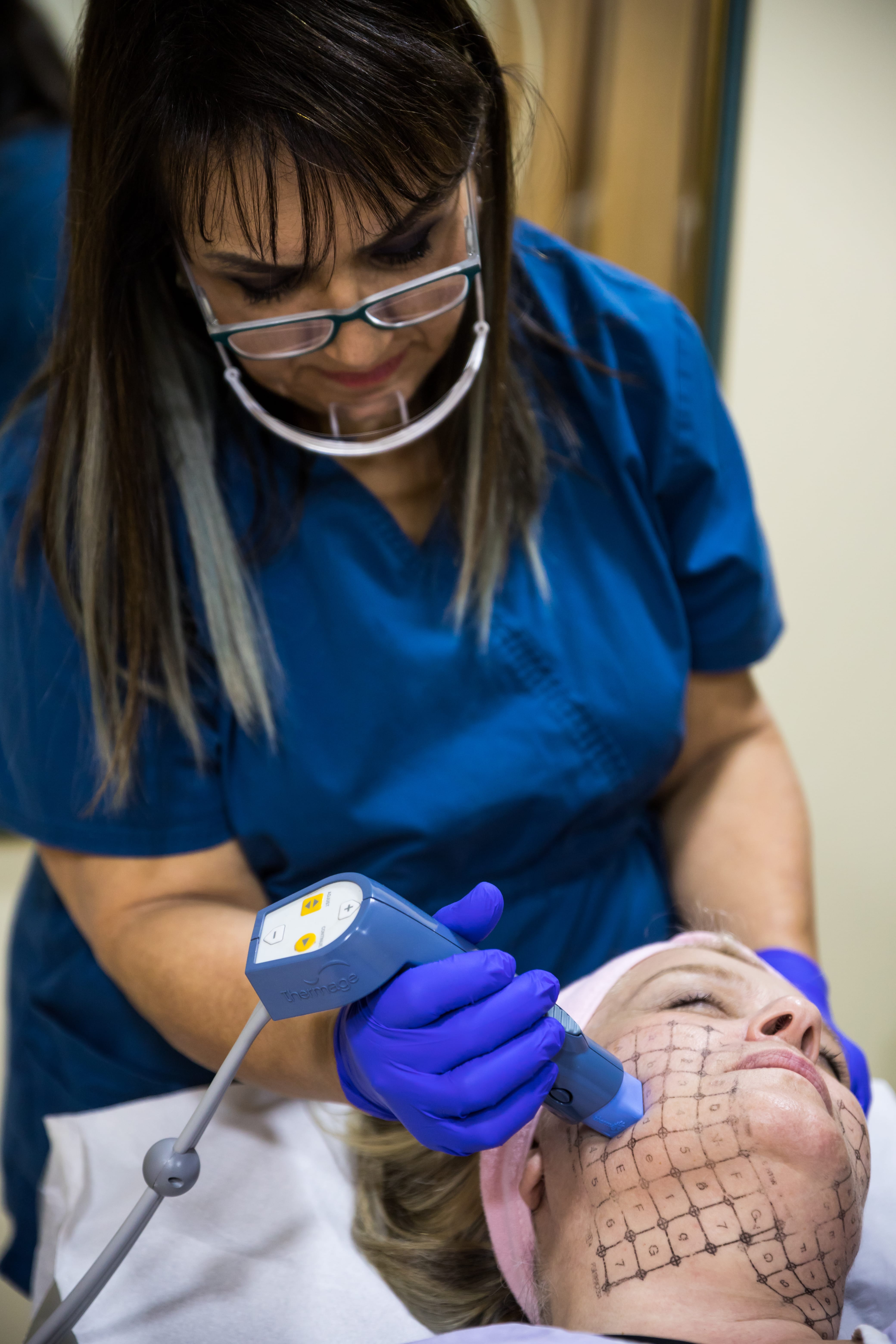 Thermage &pi;&rho;&omicron;&sigma;ώ&pi;&omicron;&upsilon; - &Alpha;&iota;&sigma;&theta;&eta;&tau;&iota;&kappa;ή &chi;&omega;&rho;ί&sigmaf; &nu;&upsilon;&sigma;&tau;έ&rho;&iota;